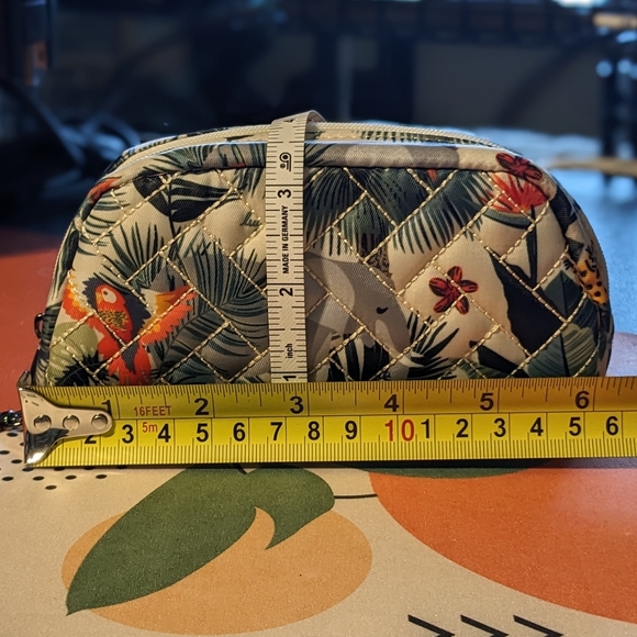 Lug Bobsled Eyeglass Case - Wildlife Cream, LIKE NEW 🌟 GREAT PRINT PLACEMENT 🌟 - Picture 5 of 7